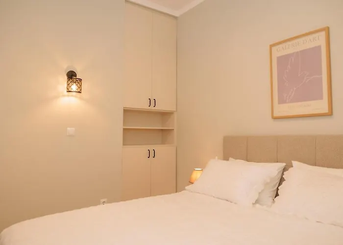 Vintage-Inspired 2Bdr Apt - 15' To Monastiraki