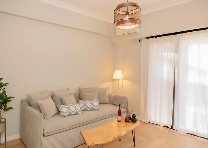 Vintage-Inspired 2Bdr Apt - 15' To Monastiraki